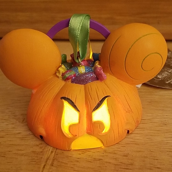Disney's Mickey Mouse Halloween ornamnet - Picture 4 of 4